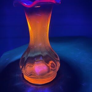 Kanawha Fluorescent Amberina Trumpet Vase - 5”
- Glows Pink & Magenta